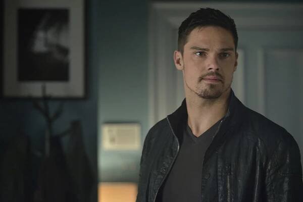 Kráska a zvíře - Primal Fear - Z filmu - Jay Ryan