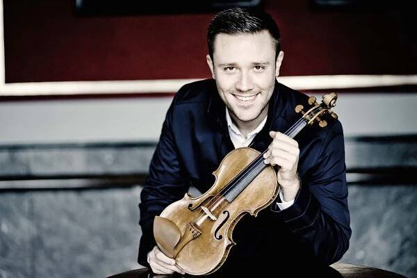 Roberto GONZÁLEZ-MONJAS Violin and ConductingPhoto: Marco Borggreve