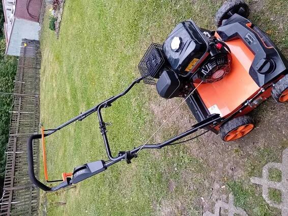 Prodám Vertikutator Patriot,rok výroby 2020,použitý dvakrát. JARO/PODZIM.Od te doby stál.Cena pevná 6000kc. - InzerceTrinec.cz
