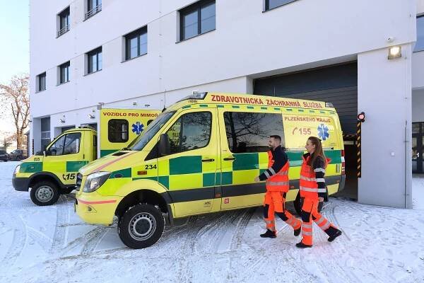 Pomoc na D5 dorazí rychle. Na Doubravce byla otevřena nová základna záchranky