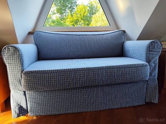 Dvoumístná pohovka IKEA