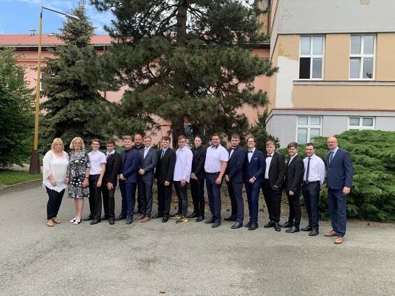 Slavnostní předávání maturitních a závěrečných vysvědčení | SŠE Lipník nad Bečvou