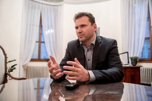Jednat budu s každým. Vondráček nevyloučil povolební spolupráci s SPD