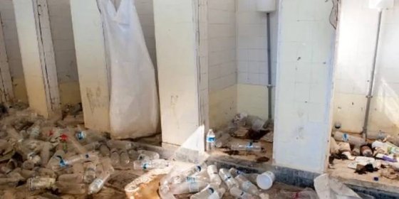 Odpadky a přecpané latríny – Řecké ostrovy drtí nápor uprchlíků