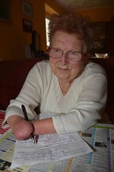 Zemřela Anna Váchalová (†92): Matka jí uřízla obě ruce!