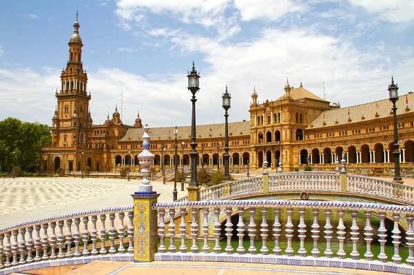 Náměstí Plaza de España v Seville | grytsaj/123RF.com