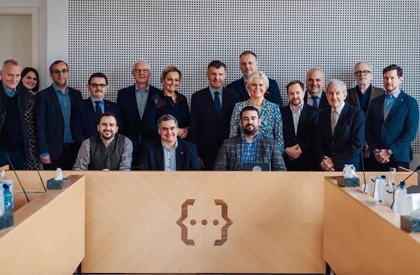 Správní rada UHK představuje nové tváře. Odcházející členy ocení rektor medailí - Univerzita Hradec Králové