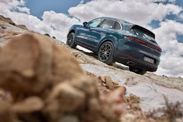 Bouřlivá síla osmiválce, více technologií i pohodlí: Řídili jsme modernizované Porsche Cayenne