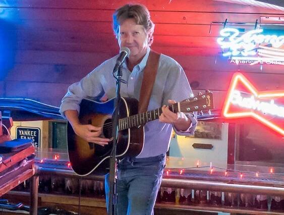 The web site of singer-songwriter Dave King.
