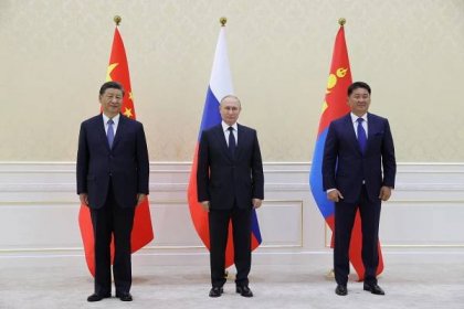 Putin se sešel se Si Ťin-pchingem. Ocenil „vyrovnaný“ postoj Pekingu k ruské agresi vůči Ukrajině 