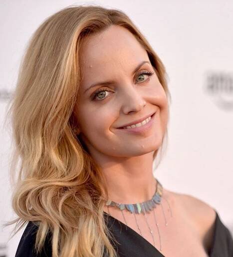Mena Suvari Net Worth | Celebrity Net Worth