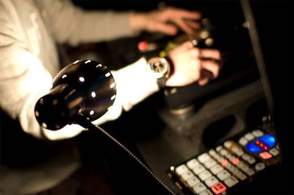 Průkopník elektronické hudby Jean-Michel Jarre dostal vlastní... | Digitální rádio