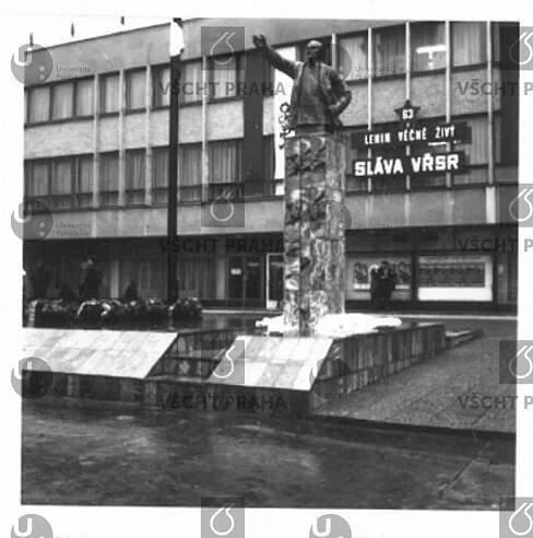 Pomník Vladimíra Iljiče Lenina | Sochy a města