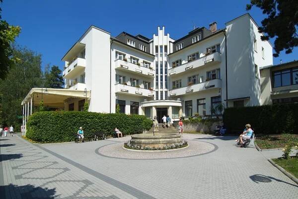 Ostroměř - Libín - Šárovcova Lhota - Lázně Bělohrad - Pěší turistika - Podkrkonoší - Ostroměř