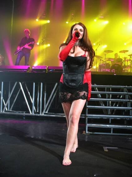 Soubor:Tatu Lena Katina Bacardi 2008.jpg – Wikipedie