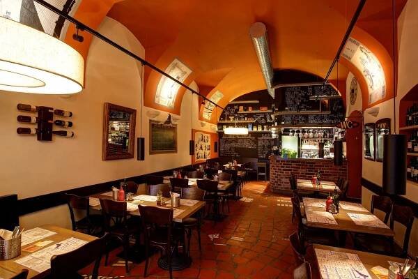 THE 10 CLOSEST Hotels to Pizzeria Restaurant Corto, Prague