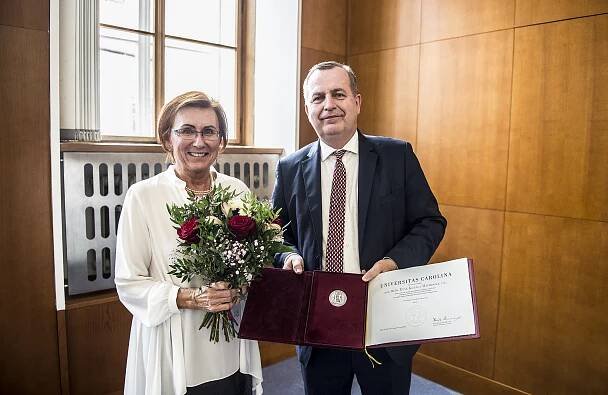 Medaile byly předány devíti významným osobnostem Univerzity Karlovy - prof. MUDr. Tomáš Zima, DrSc.
