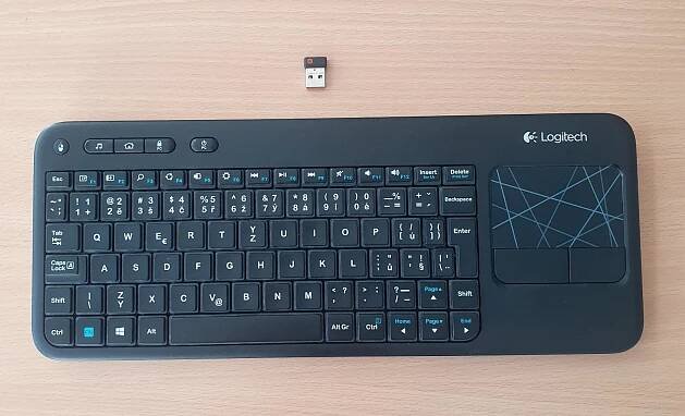 Logitech Wireless Touch Keyboard K400 Plus - CZ - Vstupní zařízení k PC