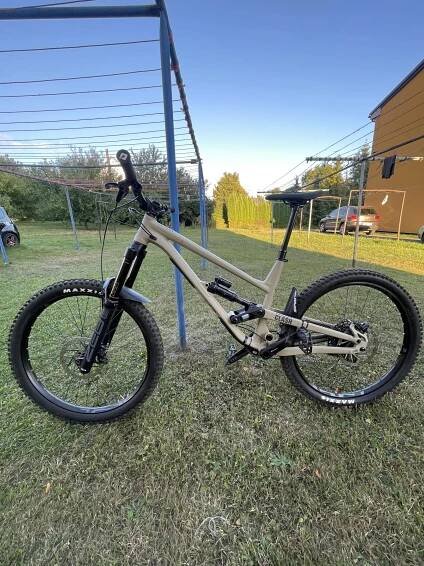 Commencal Clash