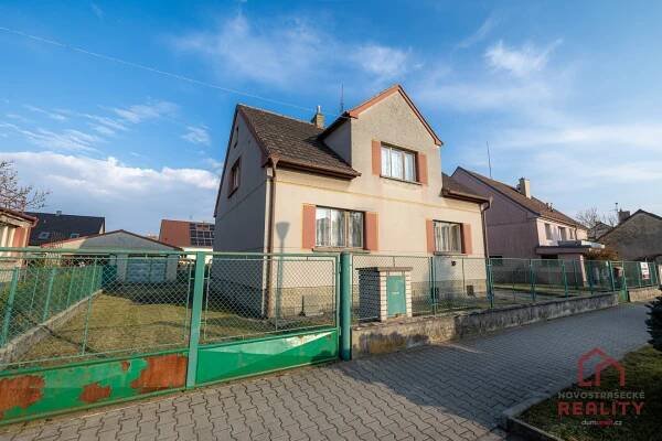 Prodej rodinného domu 208 m2, pozemek 681 m2 - Nové Strašecí | Novostrašecké reality