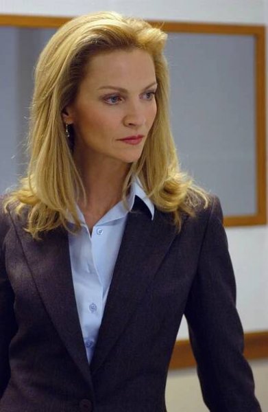 Joan Allen in Bournův mýtus (2004)