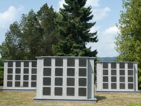 Fotografie - Kolumbárium na urnovém háji - 04.07.2023