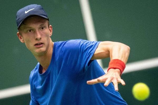 Titul má na dosah. Lehečka postoupil při debutu na Turnaji mistrů do finále