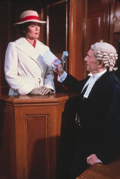 Svědek pro obžalobu - Z filmu - Diana Rigg, Ralph Richardson