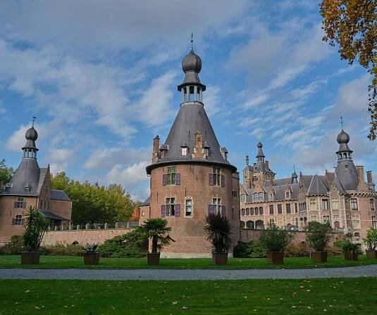Ooidonk Castle v Maeygemhoek