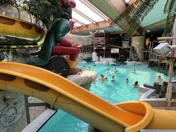 Therme Bad Schallerbach: Aquapulco Pirate World & Tropicana