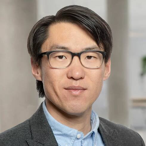 Jian Cui, Cui Lab, PI
Hintergrund: HDC Foyer