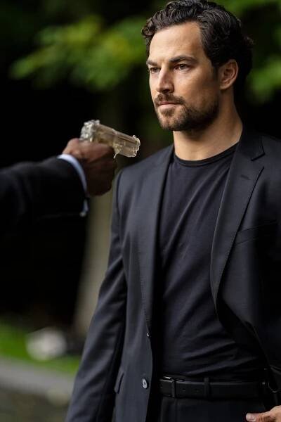 Wild Cards - Romancing the Egg - Z filmu - Giacomo Gianniotti