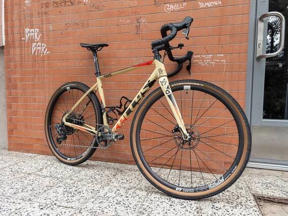 Kellys Soot 70 (M) – SRAM AXS, DT Swiss, karbon doplňky – TOP stav za 39 900 Kč | Cyklobazar.cz
