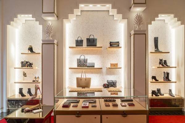 CHRISTIAN LOUBOUTIN OTEVŘEL SVŮJ PRVNÍ BUTIK V PRAZE – DailyStyle.cz