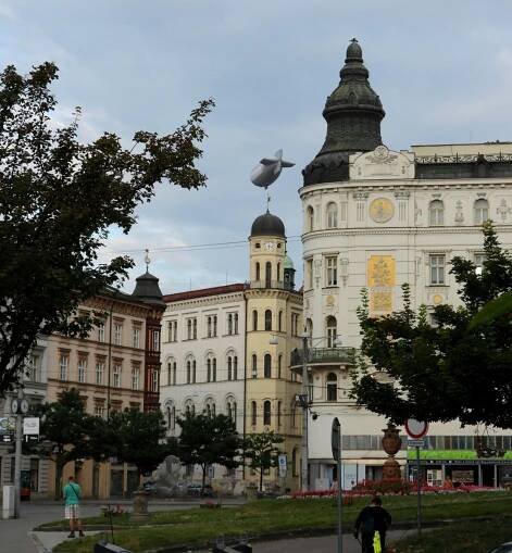 Nebeský koráb nad Brnem. Unikátní pohled na vzducholoď upoutal pozornost