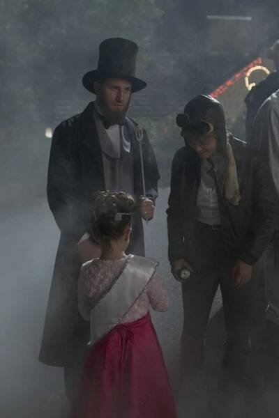 Famílie - Orange Alert - Z filmu - Sam Jaeger, Erika Christensen