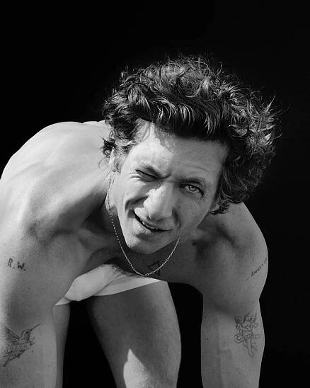 Jeremy Allen White Calvin Klein Ad Campaign: New Underwear, Photos