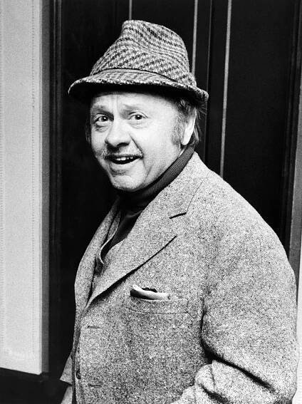 Mickey Rooney, Master of Putting On a Show, Dies at 93 - The New York Times