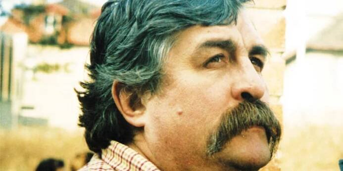 Július Satinský onemocněl rakovinou střev. Zemřel 29. prosince v roce 2002 ve věku jednašedesáti let.