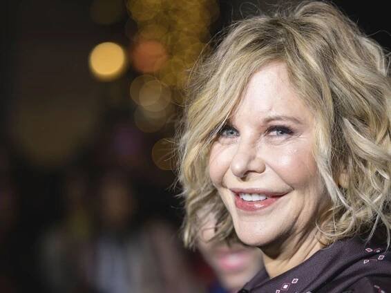 The 'imperfect' detail in Meg Ryan's white entryway is the secret to elevated modern farmhouse decor...