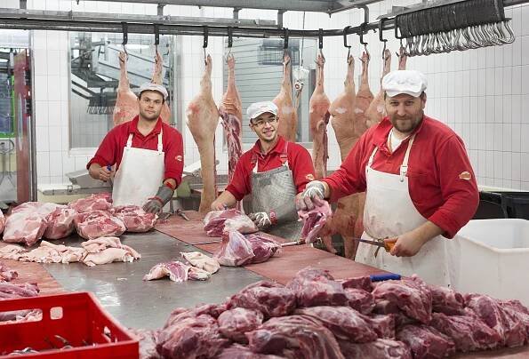 FOTO: Podívejte se do útrob řeznictví v Globusu, které po sedmnácti letech prošlo rekonstrukcí
