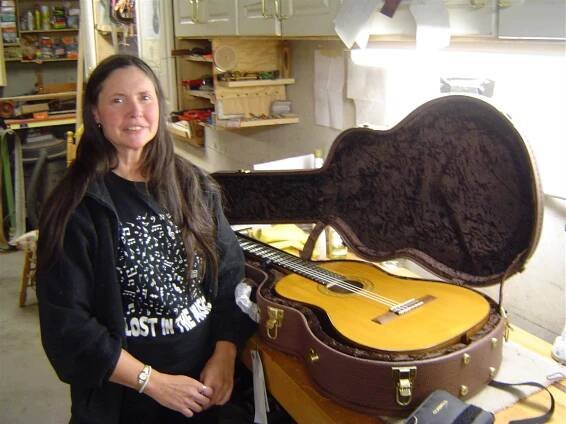 Commissioned - Elizabeth (photos) • O'Brien Guitars
