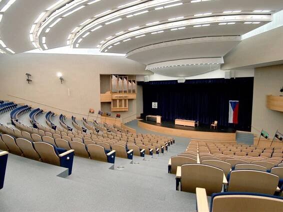Stavbou Moravskoslezského kraje je aula Vysoké školy báňské