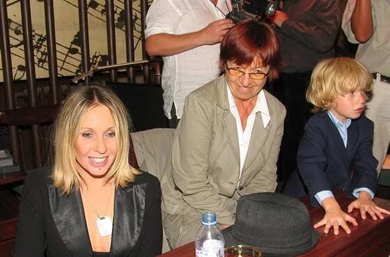 Tereza Pergnerová, její maminka Jana a syn Samuel (2. října 2006)