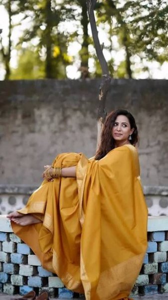 Sargun Mehta’s ethereal simplicity in a mustard saree