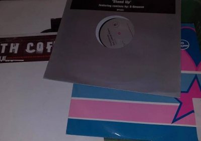 Větší množství DJ vinylových desek 12" maxi single 45RPM - Hudba