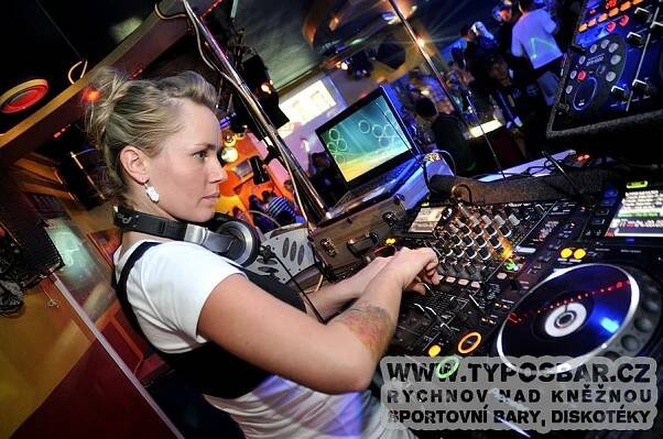 MUSIC CLUB TYPOS 5.4.2013 - RNB NIGHT - DJ´S VERONIKA ŠTĚPÁNKOVÁ A OTTO ŠABART