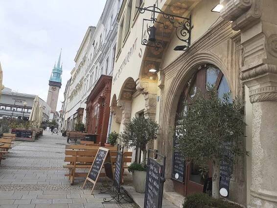 Podniky ve Znojmě, které s městem spolupracují na projektu WC Gratis. Na snímku restaurace U Zlaté Konve na Masarykově náměstí.