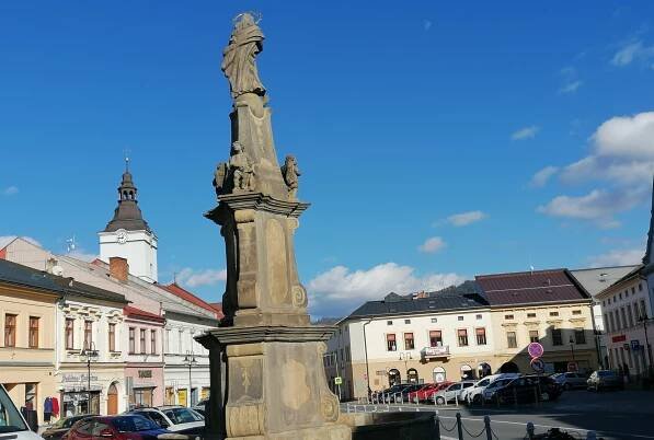 Městečko Jablunkov je centrem Jablunkovska, což je region v samém severovýchodním cípu republiky. Očkování je tu nepopulární, zatím se očkovalo jen 43 procent obyvatel. 