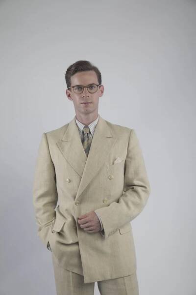 Luke Treadaway - Sevření Singapuru - Promo